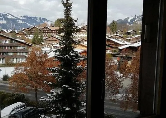 Location Cozy 3 Bedroom Flat In *